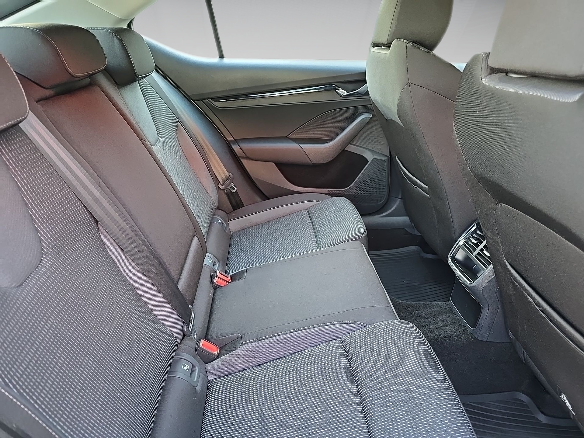 69bac4e3752d0d449de23840