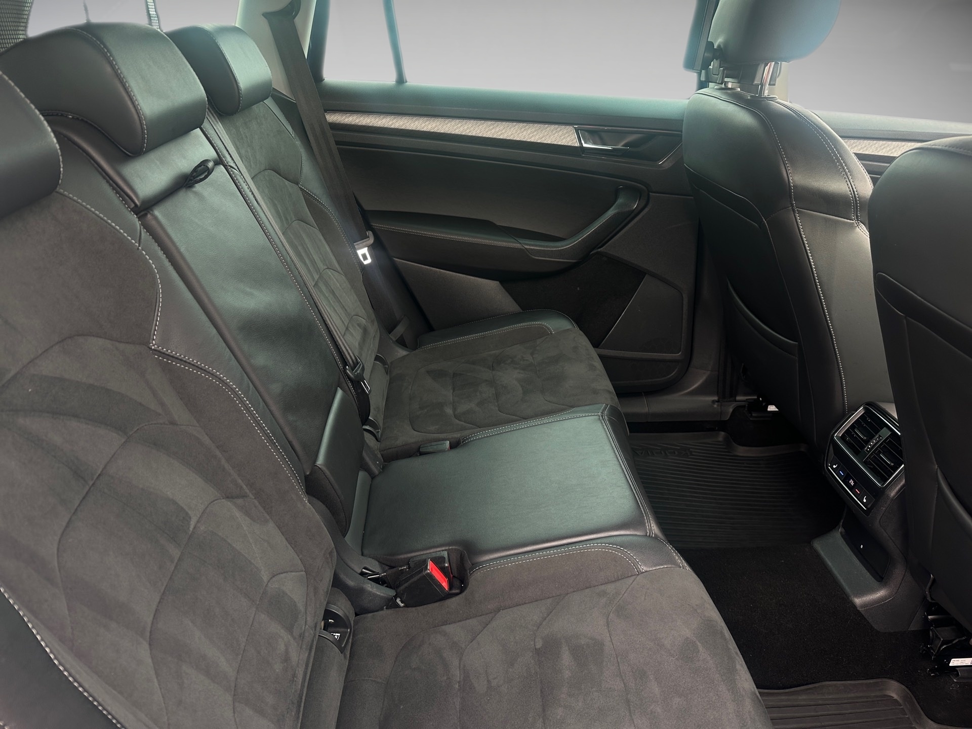 69e88e606e66d53118c4bd2d