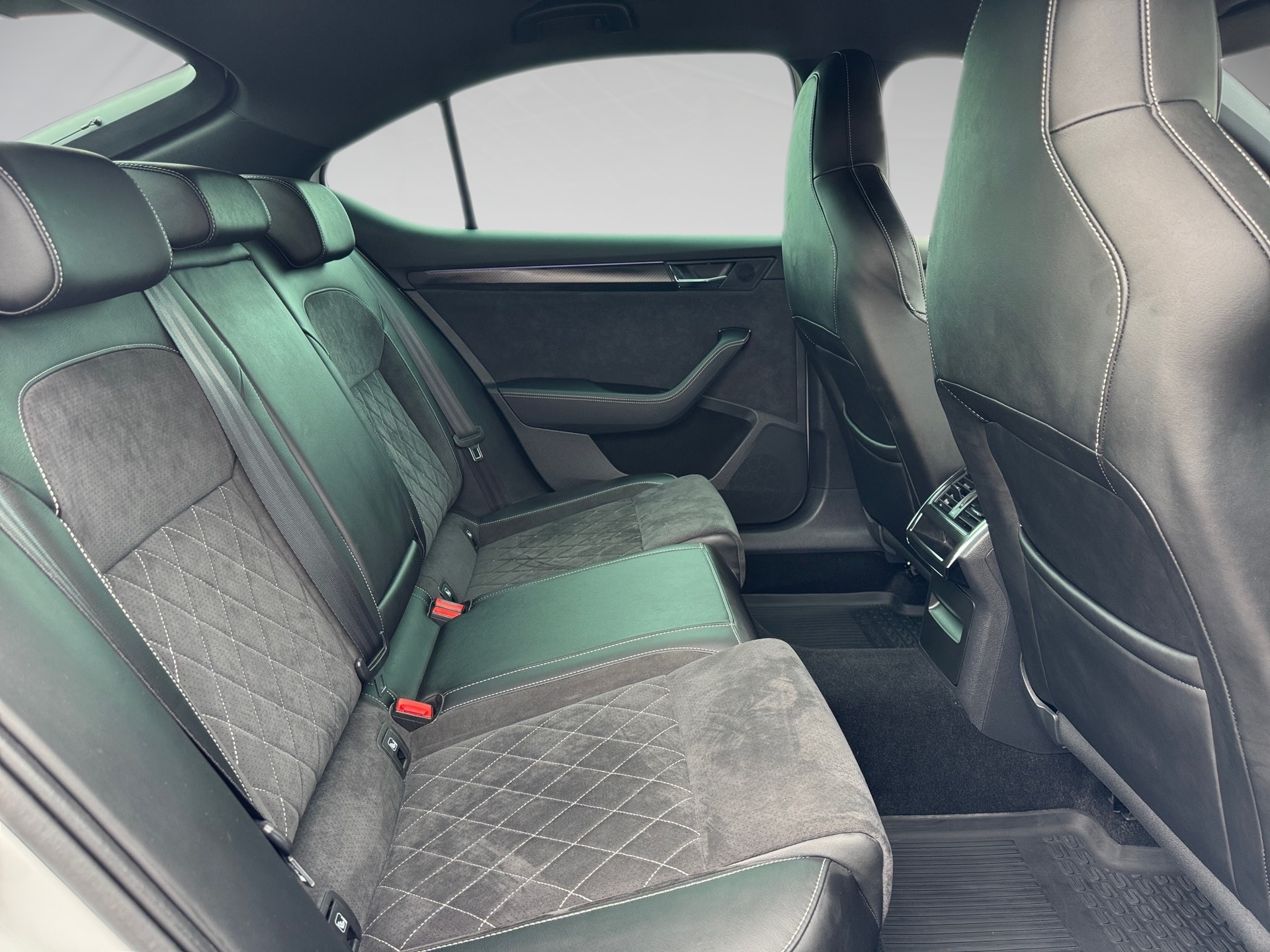 68e7e04cd223ede469e57171